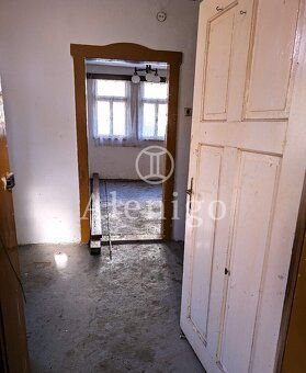 Ev.č. 26248 Nabízíme k prodeji rodinný dům určený k rekonstr