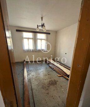 Ev.č. 26248 Nabízíme k prodeji rodinný dům určený k rekonstr