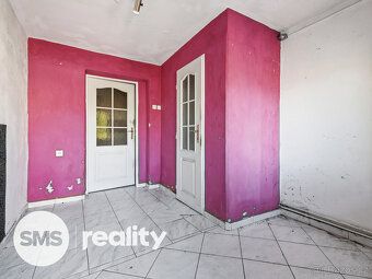 Nabízíme k prodeji polovinu cihlového domu o dispozici 4+kk 
