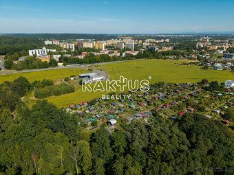 Nabízíme k prodeji dřevěnou chatu v osobním vlastnictví o ve
