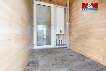 Nabízíme k prodeji prostornou zahradu o výměře 927 m², která
