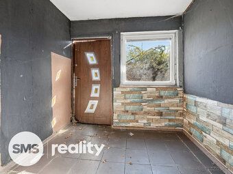 Nabízíme k prodeji polovinu cihlového domu o dispozici 4+kk 