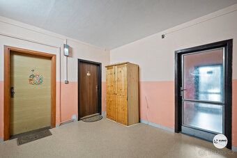 Nabízíme ke koupi prostorný a velmi dobře dispozičně řešený 