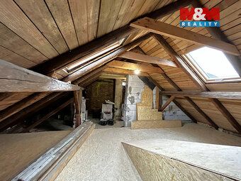 VELKÝ RODINNÝ DŮM S VELKOU ZAHRADOU (2433m²) V HORNÍM ŽUKOVĚ