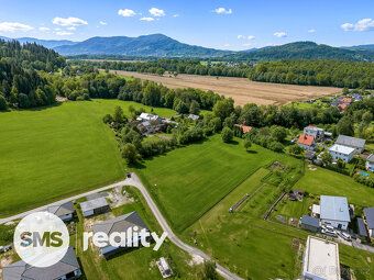 Nabízíme k prodeji pozemek o výměře 1 875 m² v klidné a vyhl