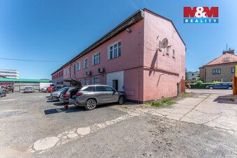 Nabízíme k pronájmu obchodní prostor o velikosti 121 m² v ru