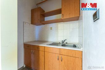 Nabízíme k pronájmu obchodní prostor o velikosti 121 m² v ru