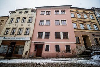 Nabízíme k prodeji světlý byt o dispozici 3+KK a výměře 75 m