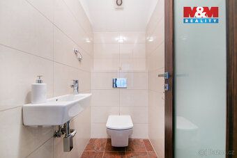 Nadstandardní rodinný dům o užitné ploše 269 m2 s garáží s f