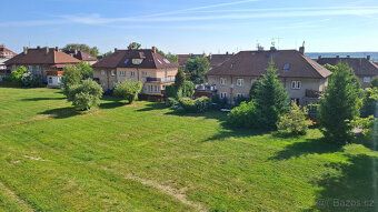 Nabízíme k prodeji světlý byt 1+1 se sklepní kójí (29 m2). B