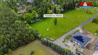 Hledáte prostorný, rovinatý a slunný pozemek v klidné lokali