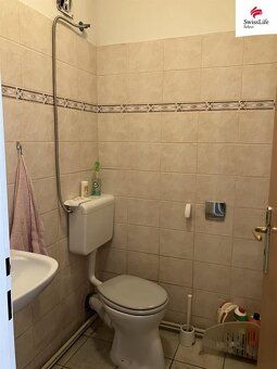 Pronájem komerčních prostor 456 m obchod / showroom / kancel