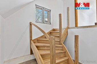 Nabízíme k prodeji krásný rodinný dům v klidné části obce Vš