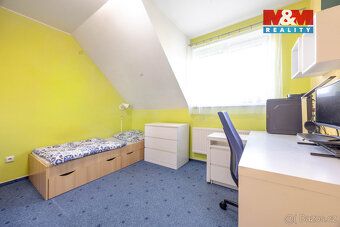 Nabízíme k prodeji samostatně stojící rodinný dům v klidné č