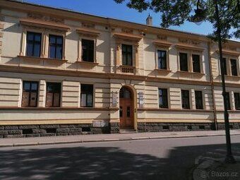 Od 1. 6. 2026 budou volná dvě místa ve sdílené kanceláři na 