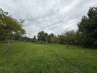 Nabízíme vám krásný pozemek o výměře 1180 m2, nacházející se