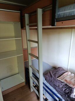 Pronajmu zařízený mobilní dům s kompletně oplocenou zahradou