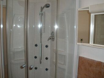 Pronájem bytu 1+kk s předzahrádkou (28 m² + 25 m²) Hledáte b