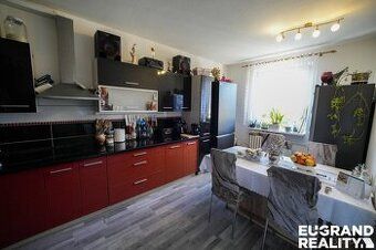 Zateplený, panelový družstevní byt 4+1, V Podhájí, poslední 