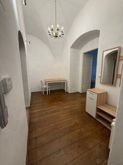Pronájem garsonky 1+kk, 40 m² – Jičín, náměstí Svobody
Nabíz