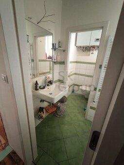 Zprostředkujeme vám prodej bytu 2+kk (1+1), 42 m2, ve zvýšen