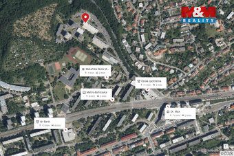 Nabízíme k prodeji samostatnou garážovou kóji v přízemí pane