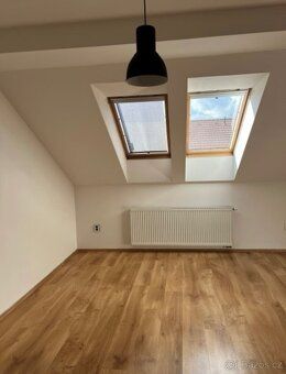 Dobrý večer všem, nabízím byt 1+1 o velikosti 42 m² na Slova