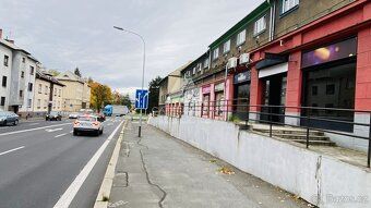 Nabízíme k prodeji atraktivní komerční prostory o celkové ro