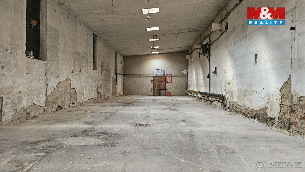 Zděný objekt s možností vybudovat kancelář, případně opravit