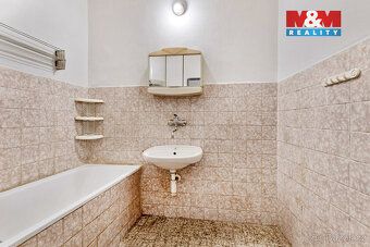 Nabízíme k prodeji prostornou bývalou pekárnu s obchodními p