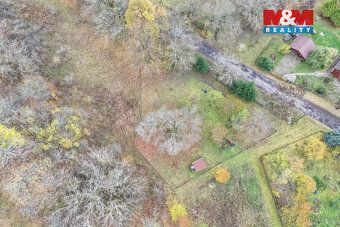 Nabízíme k prodeji rovinatý pozemek o rozloze 1060 m², nachá