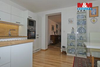V klidné pardubické čtvrti Svítkov nabízíme k prodeji rodinn