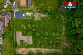 Nabízíme k prodeji rozlehlý pozemek o výměře 4508 m², situov