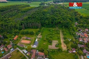 Nabízíme k prodeji rozlehlý pozemek o výměře 4508 m², situov