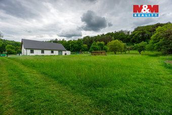 Nabízíme k prodeji rozlehlý pozemek o výměře 4508 m², situov