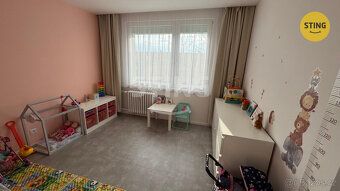 Nabízíme k prodeji výjimečně prostorný byt 4+1 o velikosti 8