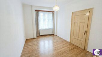 Prodej ½ rodinného domu 300 m², pozemek 213 m², Dobrovice, o