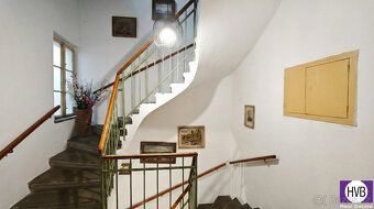 Prodej ½ rodinného domu 300 m², pozemek 213 m², Dobrovice, o