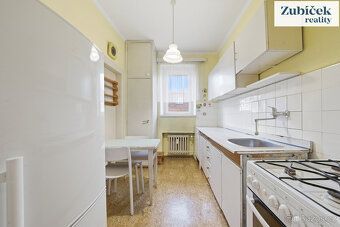 Nabízíme na prodej  zděný byt 3+1 s balkonem ve Zlíně- Obeci