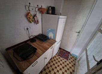 Nabízíme k pronájmu pokoj o velikosti 20 m2, pokoj je komple
