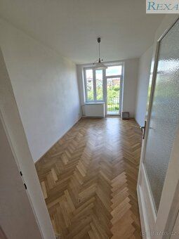 Pronájem luxusního prostorného nového bytu 2KK + balkon, Tyr
