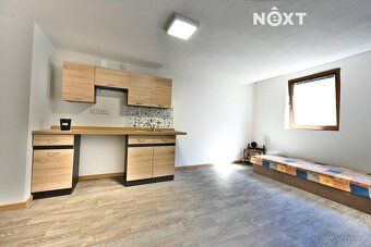 Prostorný rodinný dům 5+1 se zahradou a garáží – Tečovice u 