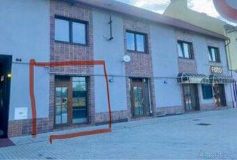 Pronajmeme podnikatelsky prostor. 25 m2 plus zazemi, WC. Lok