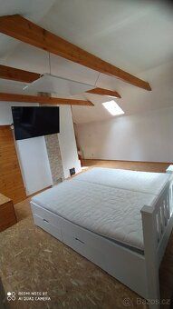 Prodám zděnou rekreační chatu, obytná plocha 108 m²,na vlast