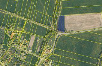 Prodám pozemek 2539m2 v obci Božejovice. Orná půda. (u Jiste