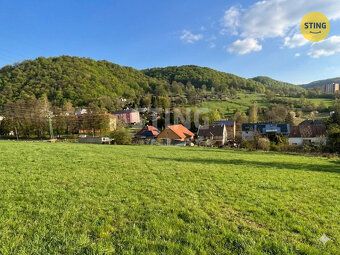 Exkluzivně nabízíme výjimečně situovaný pozemek o celkové ro