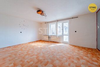 Nabízíme k prodeji rodinný dům o dispozici 6+1 v klidné obci