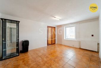 Nabízíme k prodeji rodinný dům o dispozici 6+1 v klidné obci