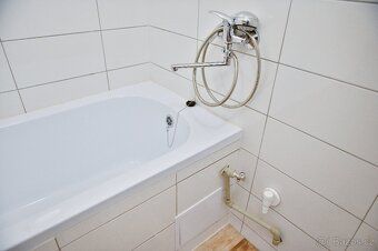 Hledáte klidné a vkusně zrekonstruované bydlení v cihlovém d