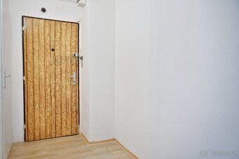 Hledáte klidné a vkusně zrekonstruované bydlení v cihlovém d